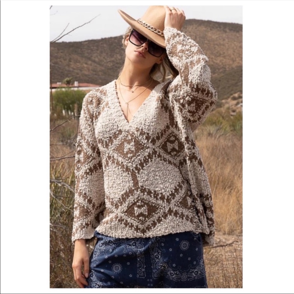 ♥️ POL V-Neck AZTEC SWEATER!